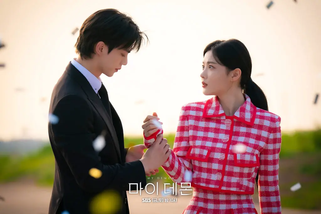 Sbs R V Le Des Photos De Song Kang Et Kim Yoo Jung Dans Les Coulisses