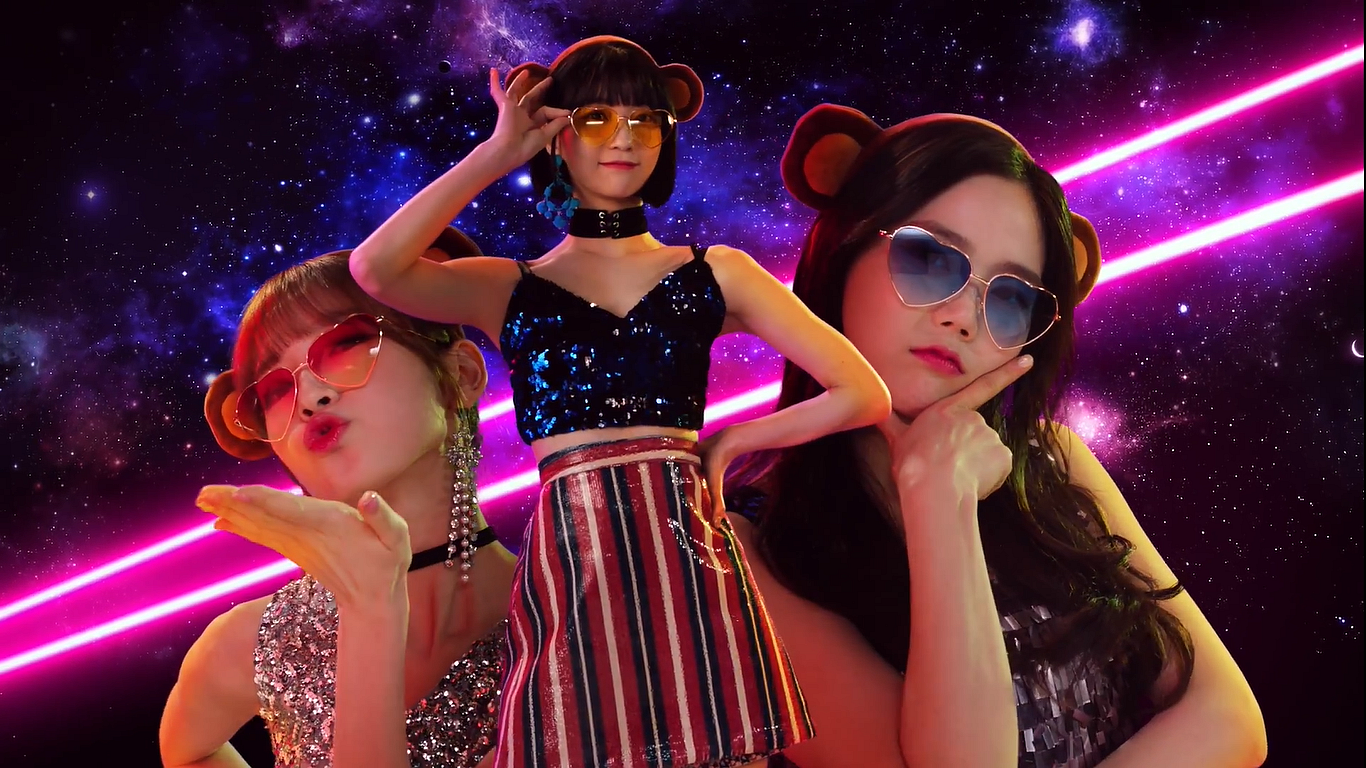 OH MY GIRL BANHANA dévoile le MV de « Banana allergy monkey » KGEN