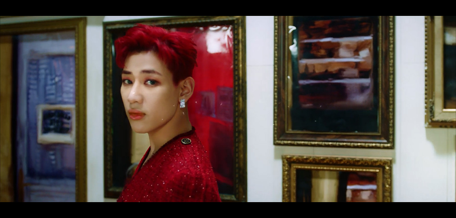 Bambam's Blue Hair in GOT7's "Last Piece" Music Video - wide 4