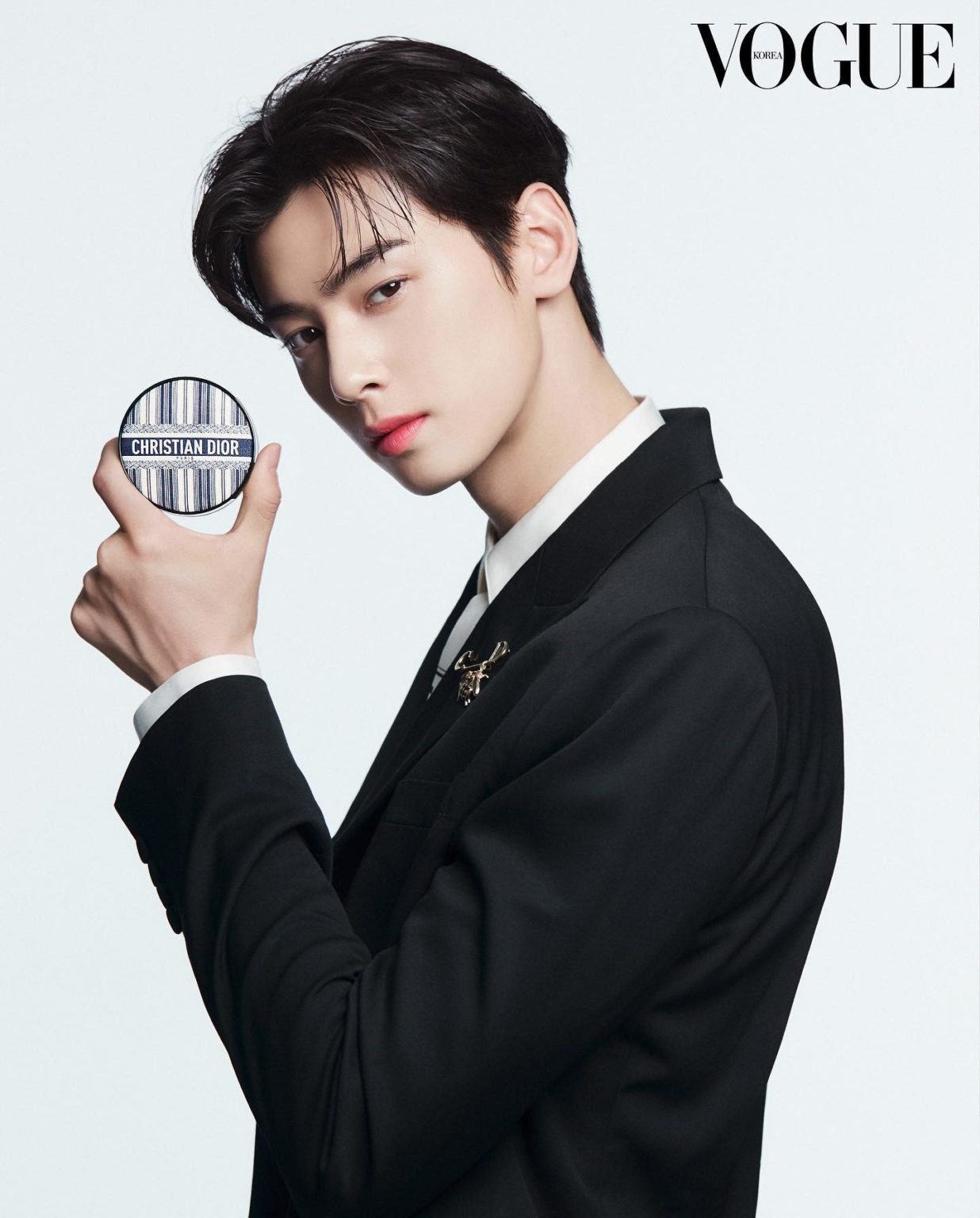 Cha Eun Woo (ASTRO) pose pour VOGUE KOREA pour Dior Beauty K GEN
